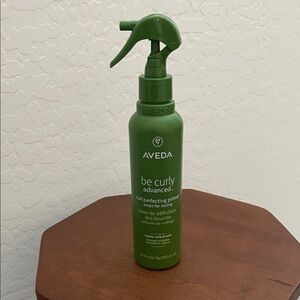 Aveda Be Curly Advanced curl perfecting primer
6.7 oz new never used